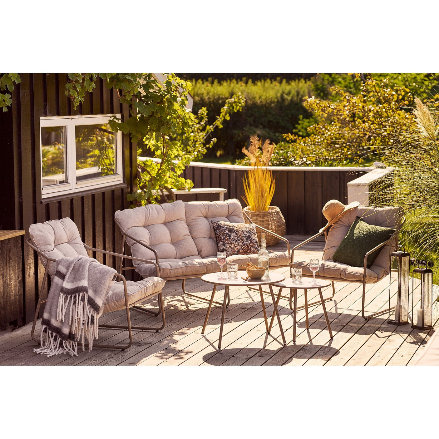 Nilo Lounge Sett, stål, sand, inkl. puter House Nordic Loungesett