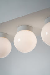 Globe 150 Matt Opal Taklampe/Vegglampe E27 IP54