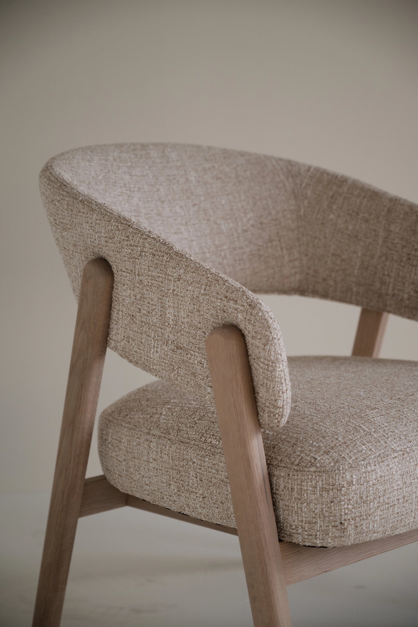 Barnaby lenestol beige/whitewash Rowico Lenestol
