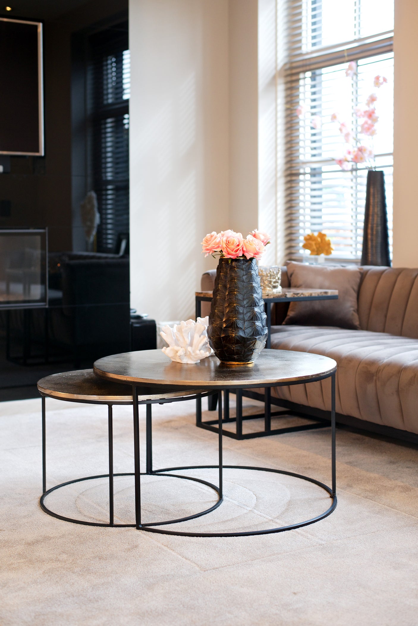 Salongbord Asher champagne gull sett med 2 Richmond Interiors Sofabord