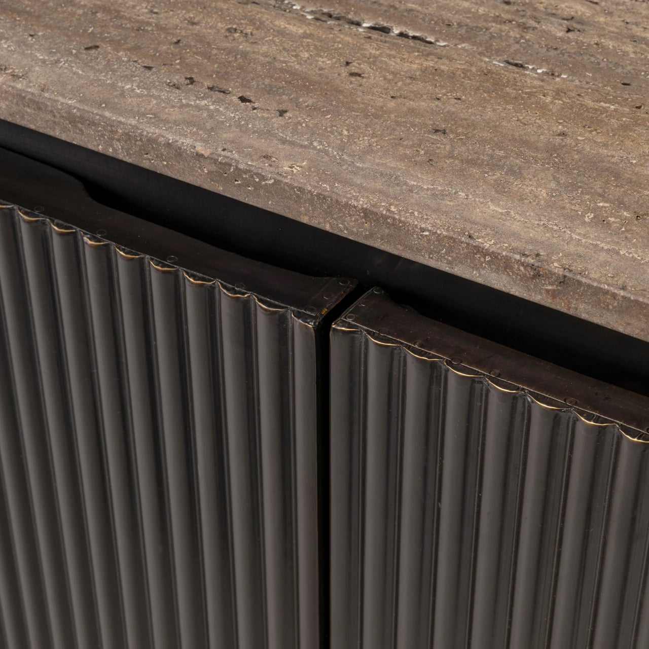 Sideboard Russo askebrun med 4 dører Richmond Interiors Skjenk