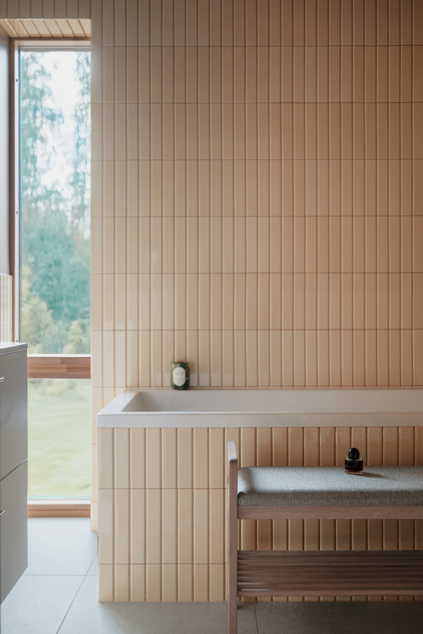 Inverness benk 75 whitewash eik/beige stoff Rowico Benk