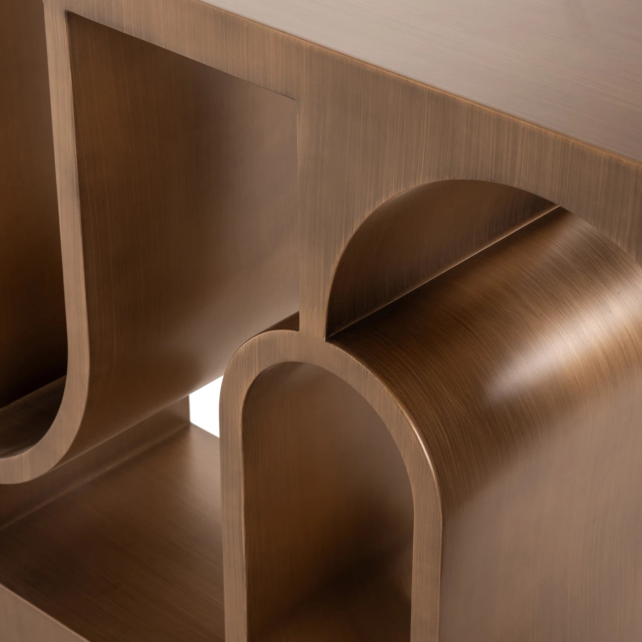 Konsoll Alexander Jones børstet gull Lugano Richmond Interiors Konsollbord