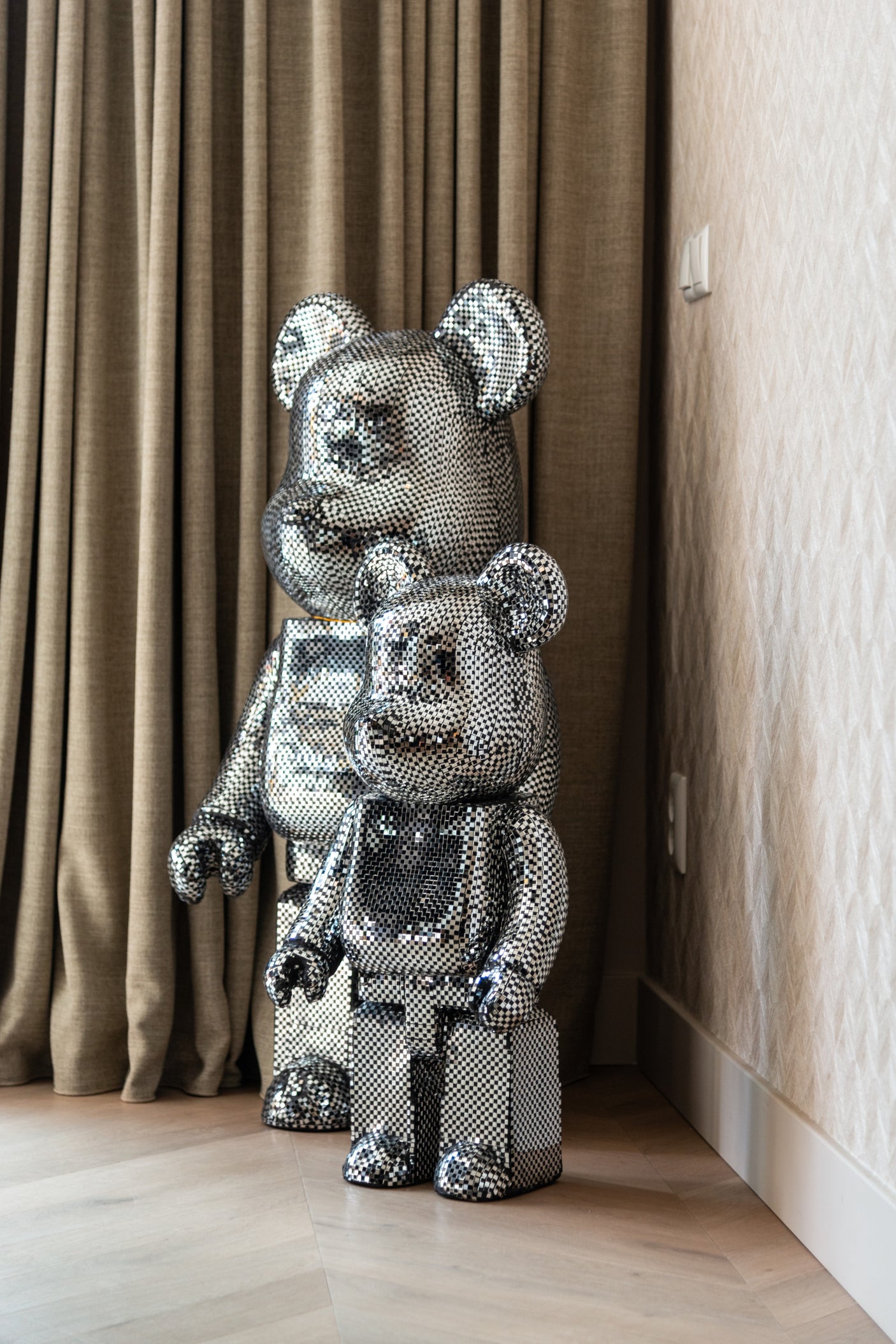 Dekorativt objekt Bear sølv stor Richmond Interiors Pynteartikler