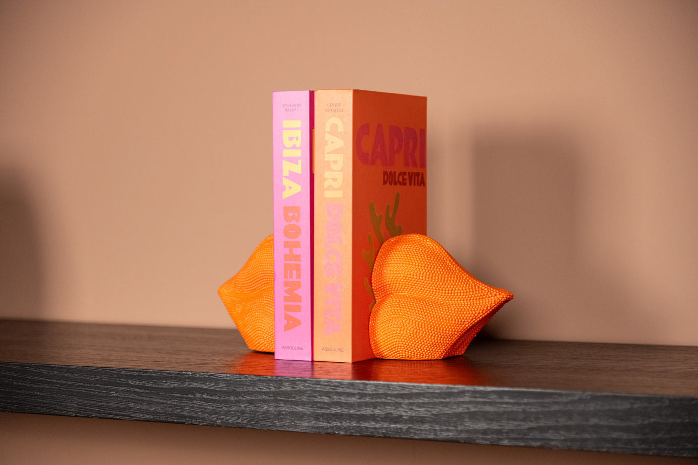 Bokstativ Lips orange Richmond Interiors Hylle