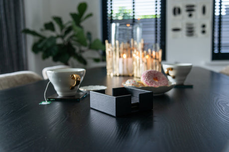 Vin- og baraccessory Yora svart Richmond Interiors Tilbehør