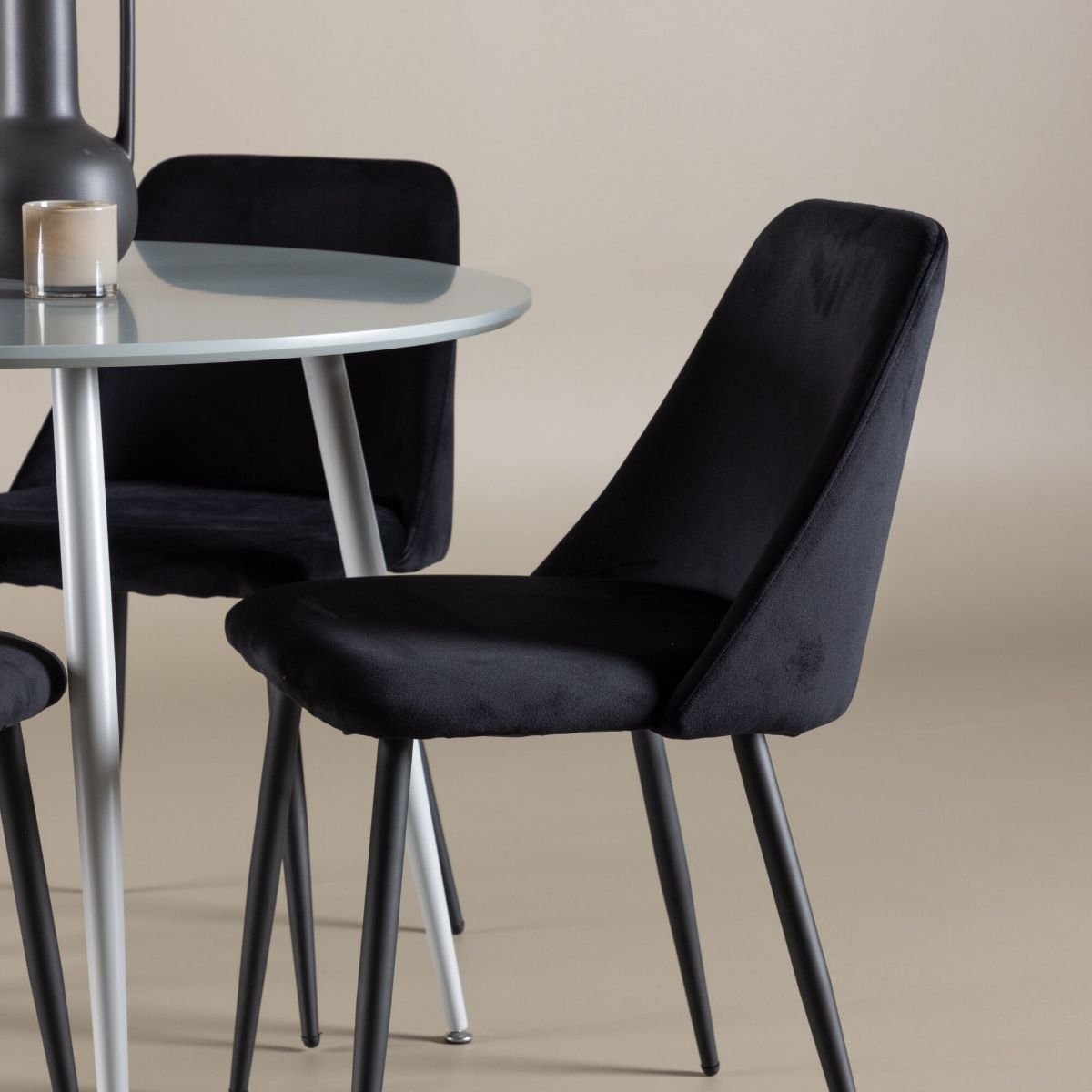 Plaza Dining Table with Night Dining Chair Venture Design Spisegruppe