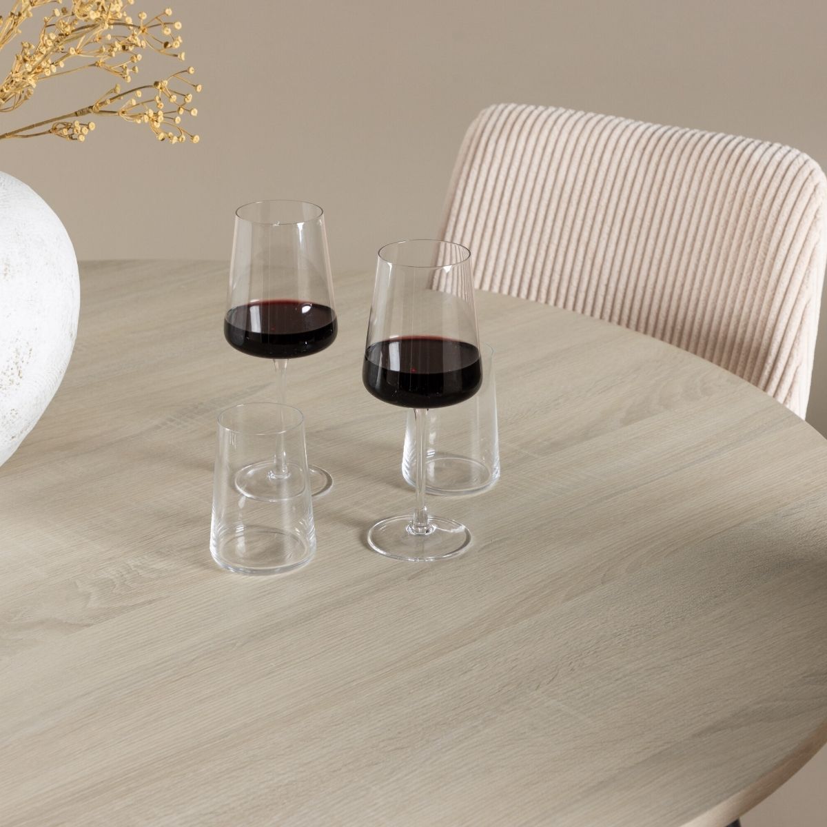 Lanzo Dining Table with Leone Dining Chair Venture Design Spisegruppe