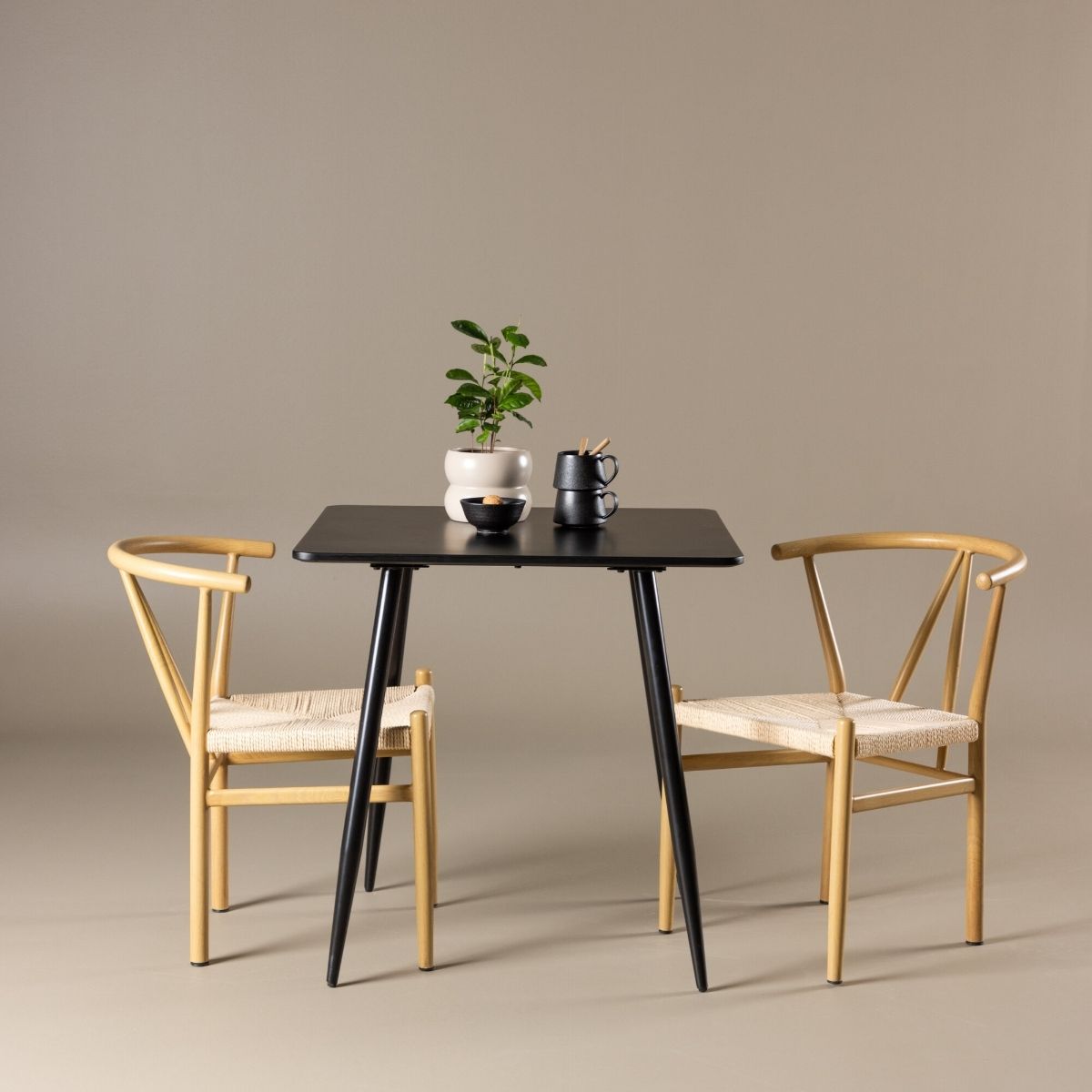 Polar Dining Table with Alfons Dining Chair Venture Design Spisegruppe