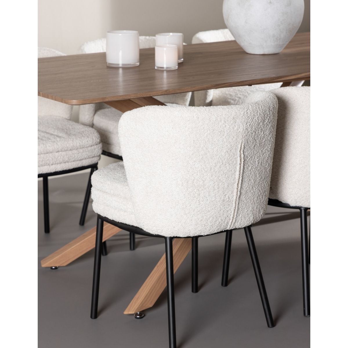 Piazza Dining Table with Agnes Dining Chair Venture Design Spisegruppe
