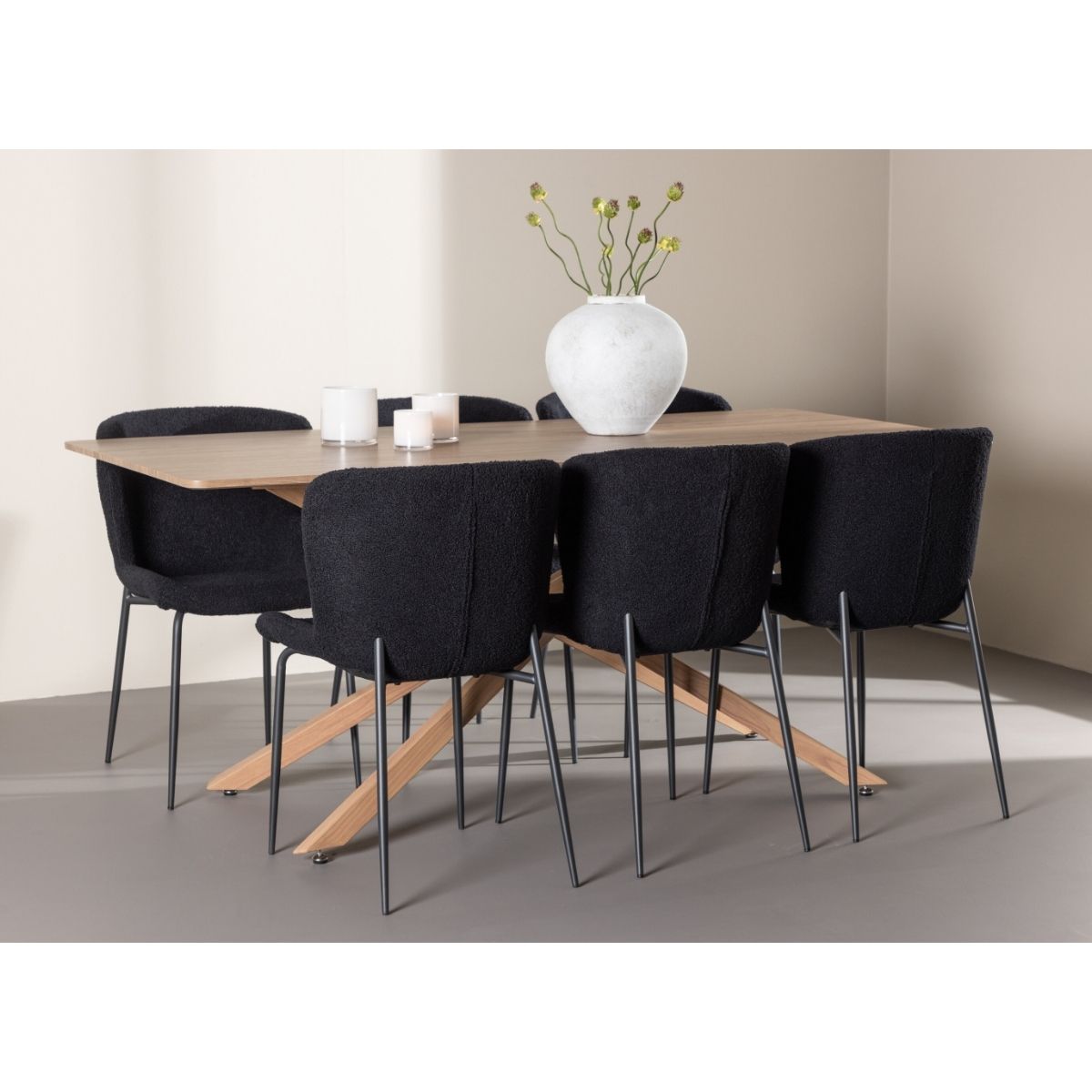 Piazza Dining Table with Modesto Dining Chair Venture Design Spisegruppe