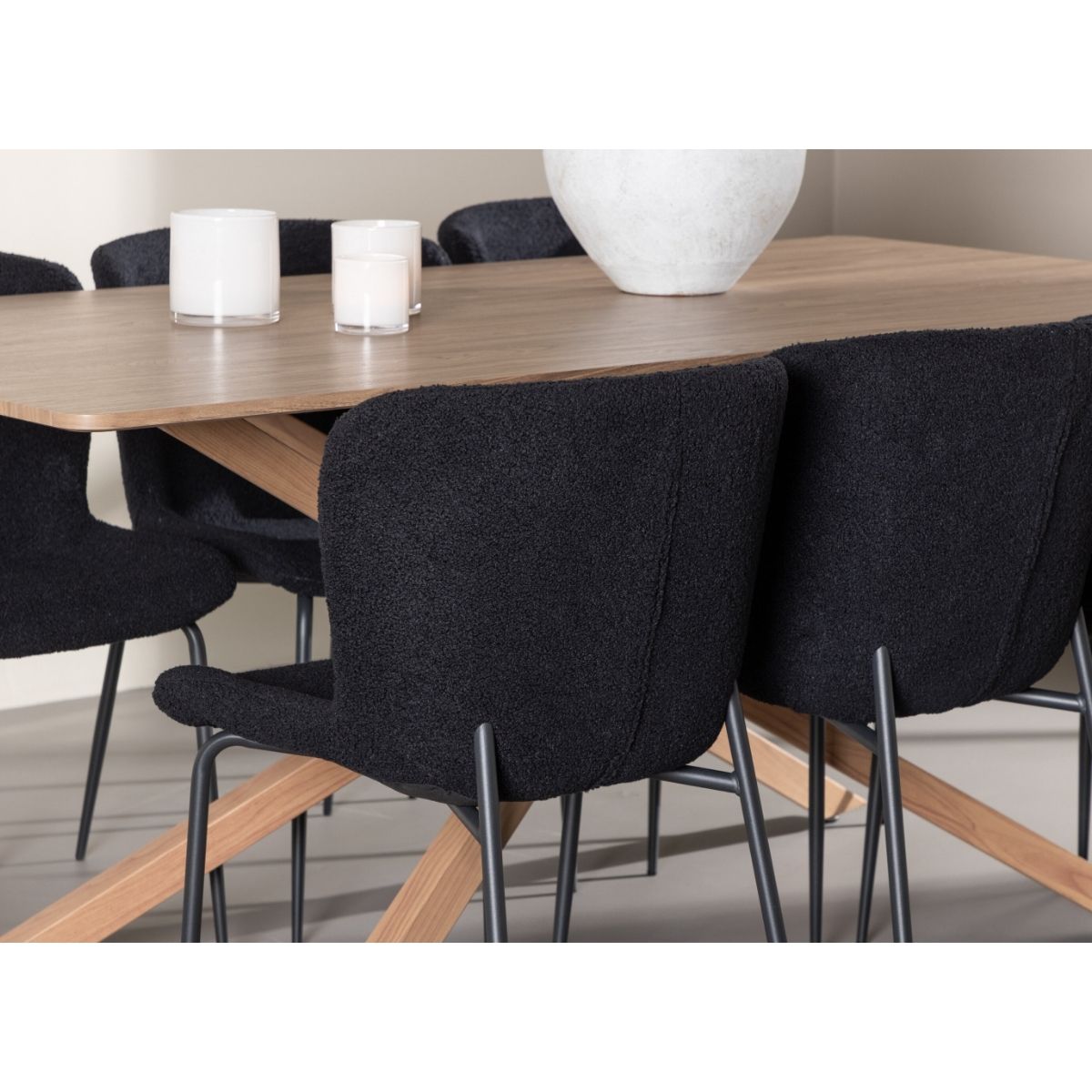 Piazza Dining Table with Modesto Dining Chair Venture Design Spisegruppe