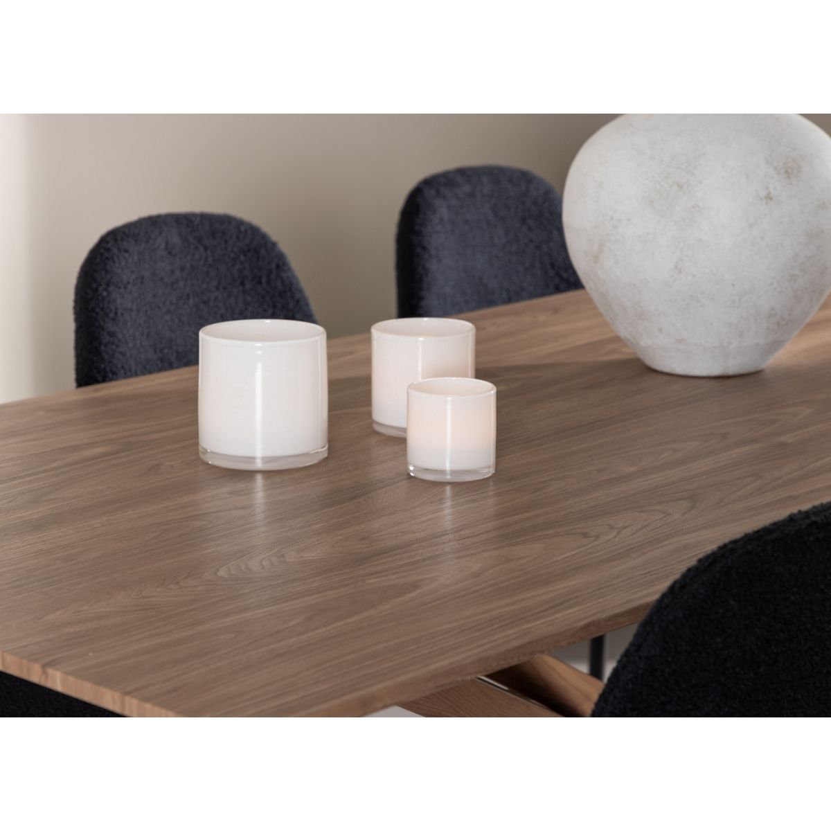 Piazza Dining Table with Polar Dining Chair Venture Design Spisegruppe