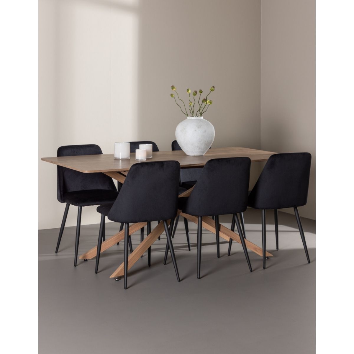Piazza Dining Table with Night Dining Chair Venture Design Spisegruppe