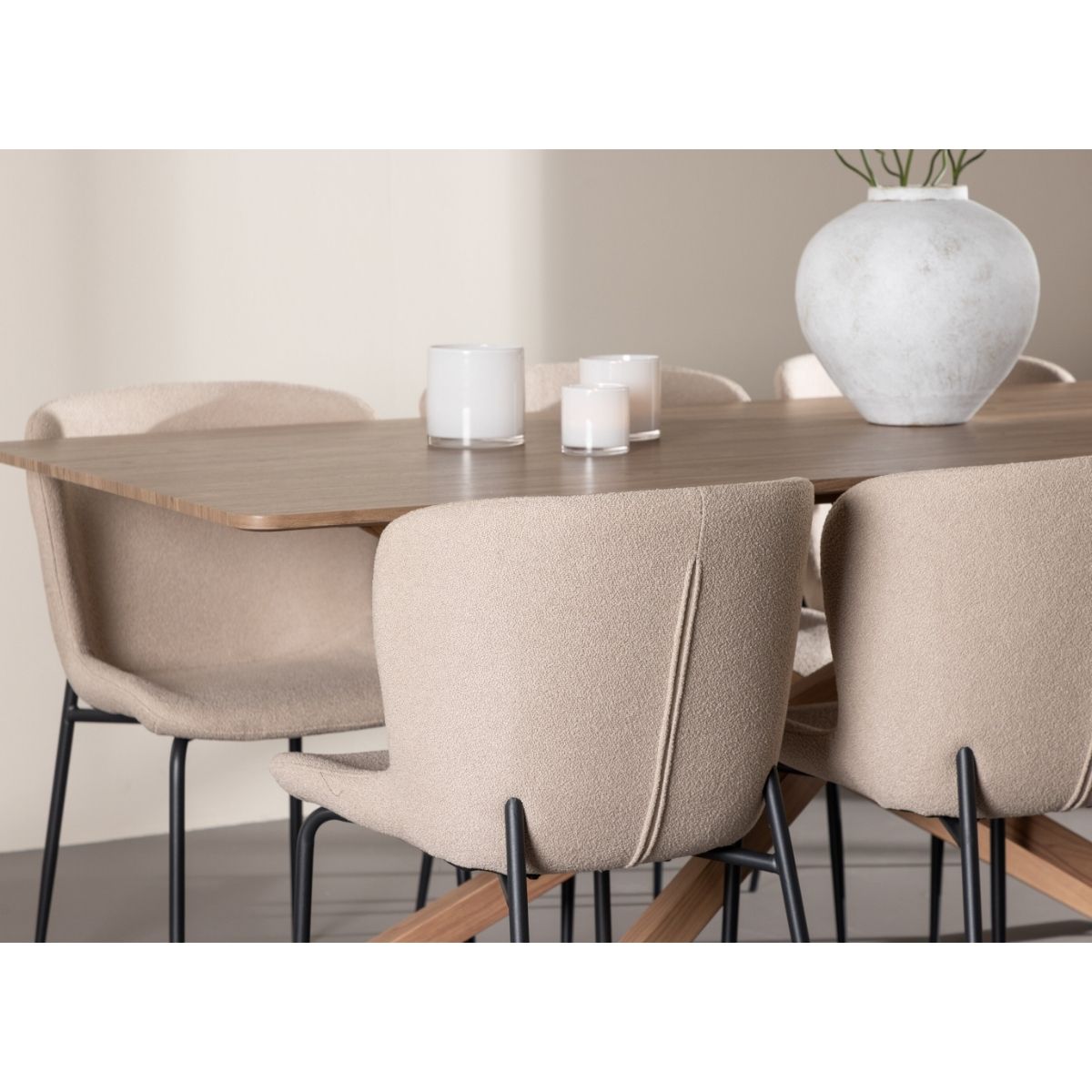 Piazza Dining Table with Modesto Dining Chair Venture Design Spisegruppe