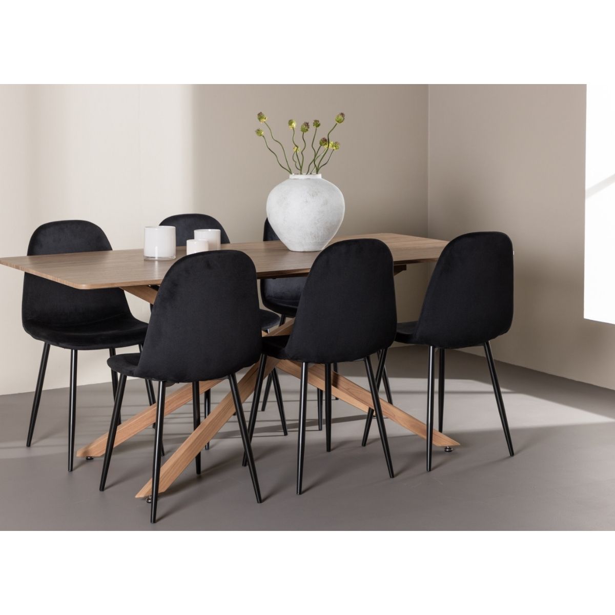 Piazza Dining Table with Polar Dining Chair
