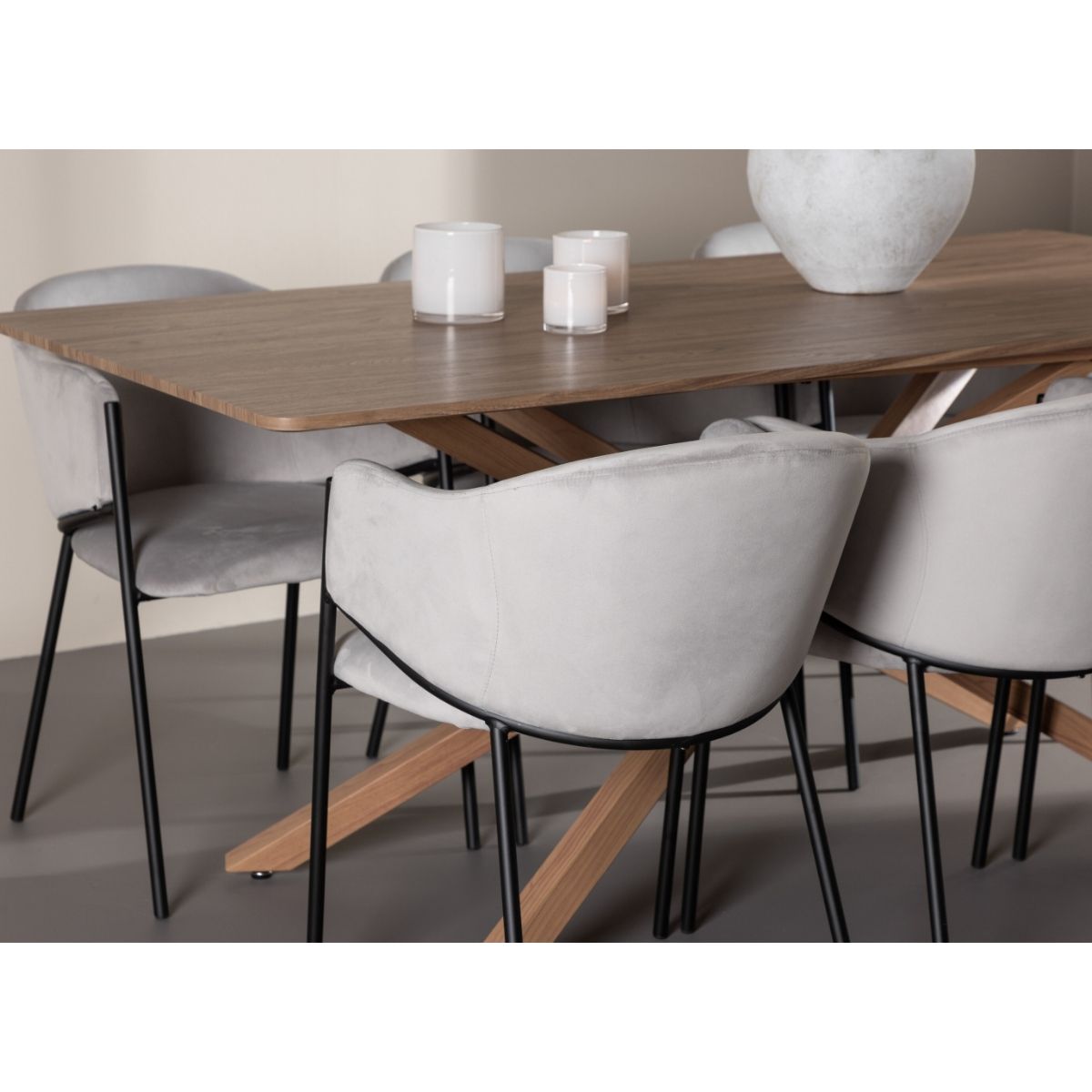 Piazza Dining Table with Evelina Dining Chair Venture Design Spisegruppe