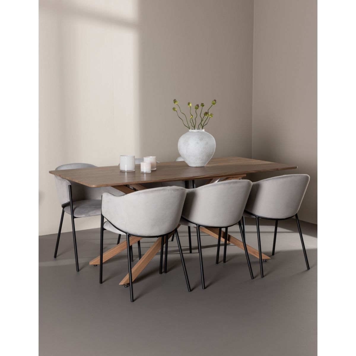 Piazza Dining Table with Evelina Dining Chair Venture Design Spisegruppe