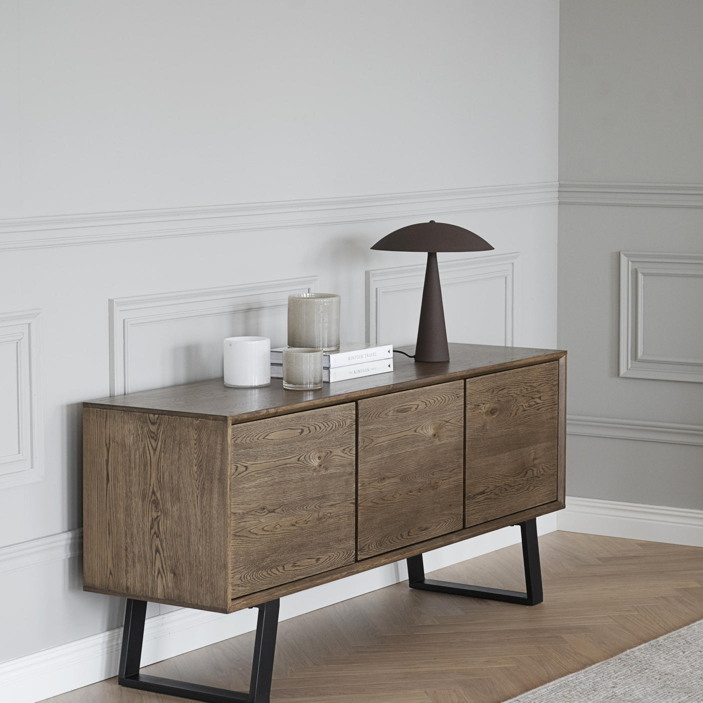 Melville sidebord Rowico skjenk
