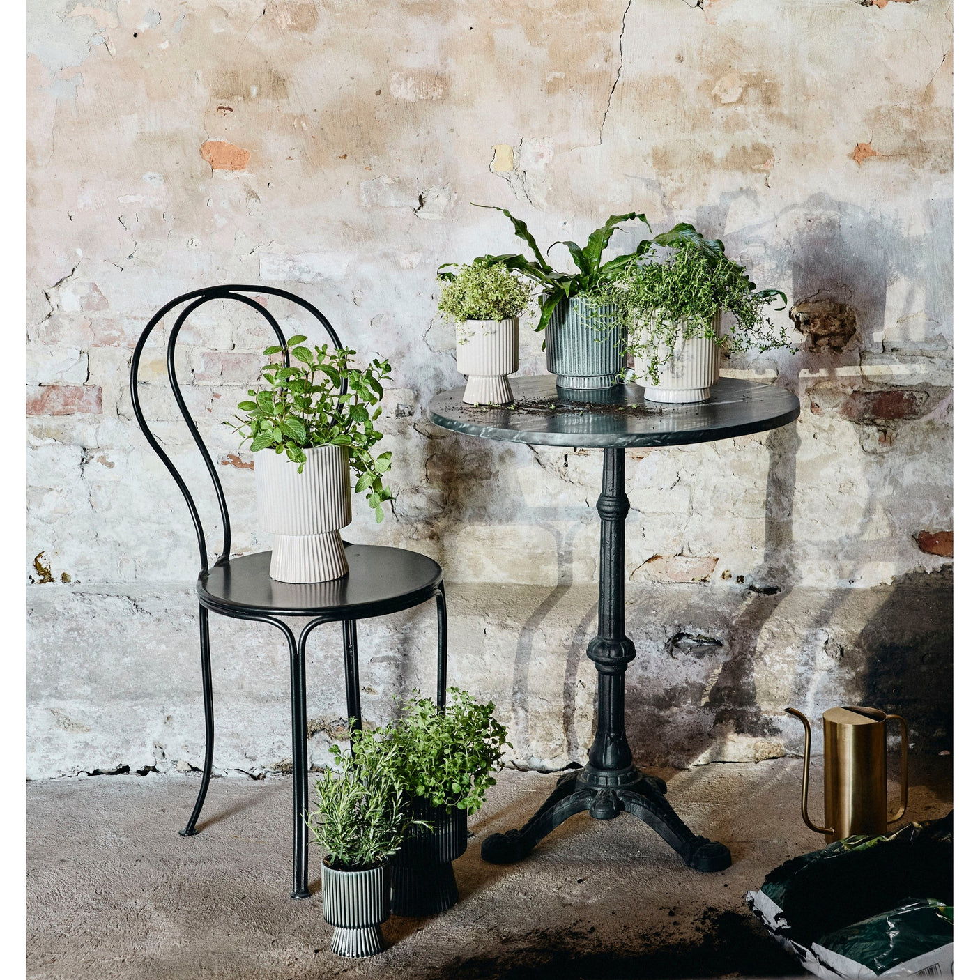 Rundt cafébord av jern og marmor - ø60 cm - sort Nordal TABLES