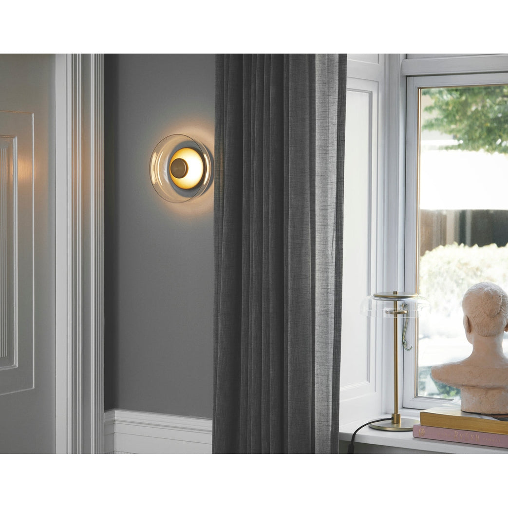 Blossi Wall Nordic Gold Nuura Vegglampe