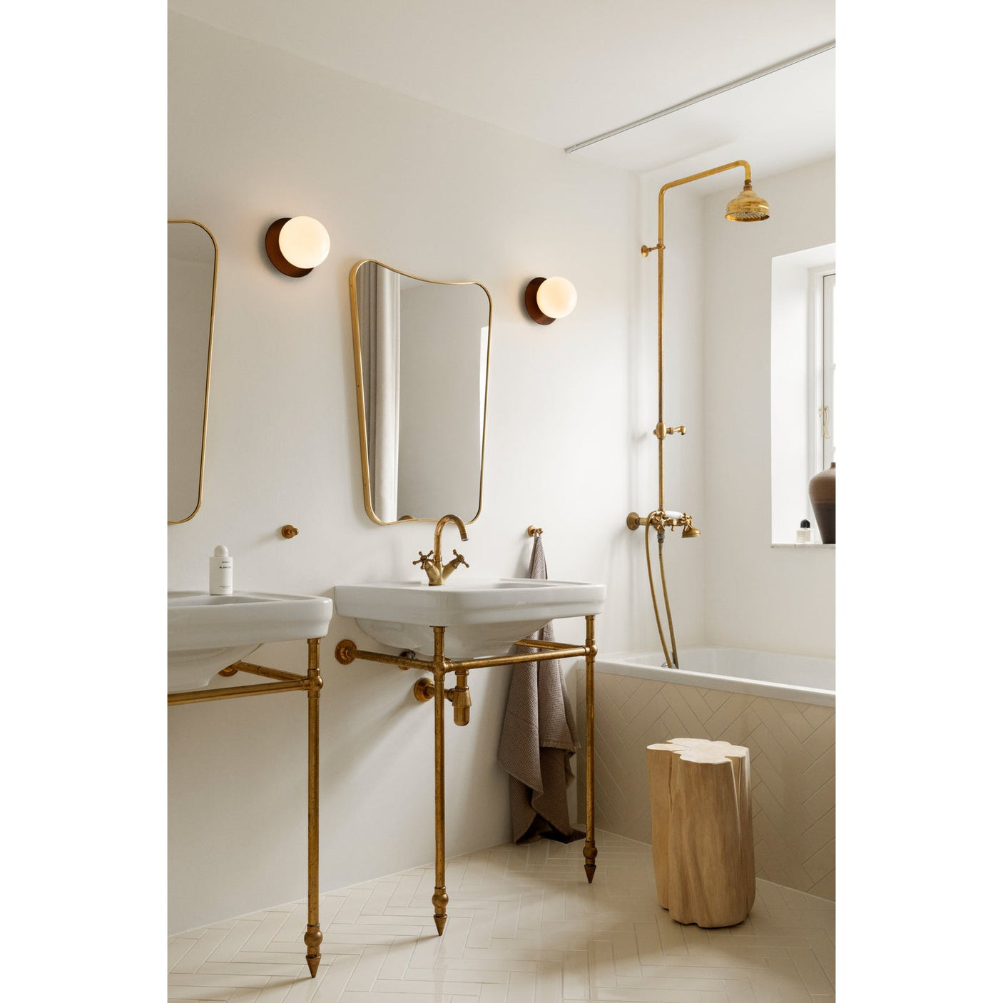 Liila 1 Medium Nuura Taklampe
