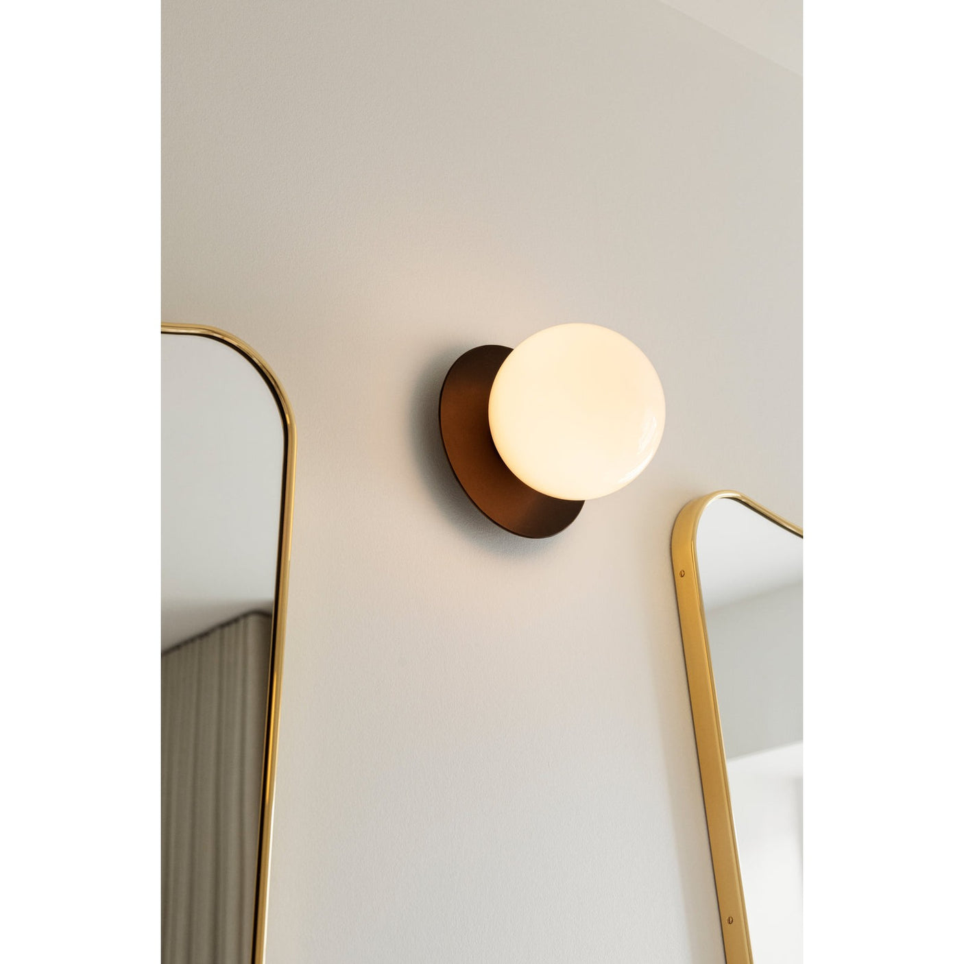 Liila 1 Medium Nuura Taklampe