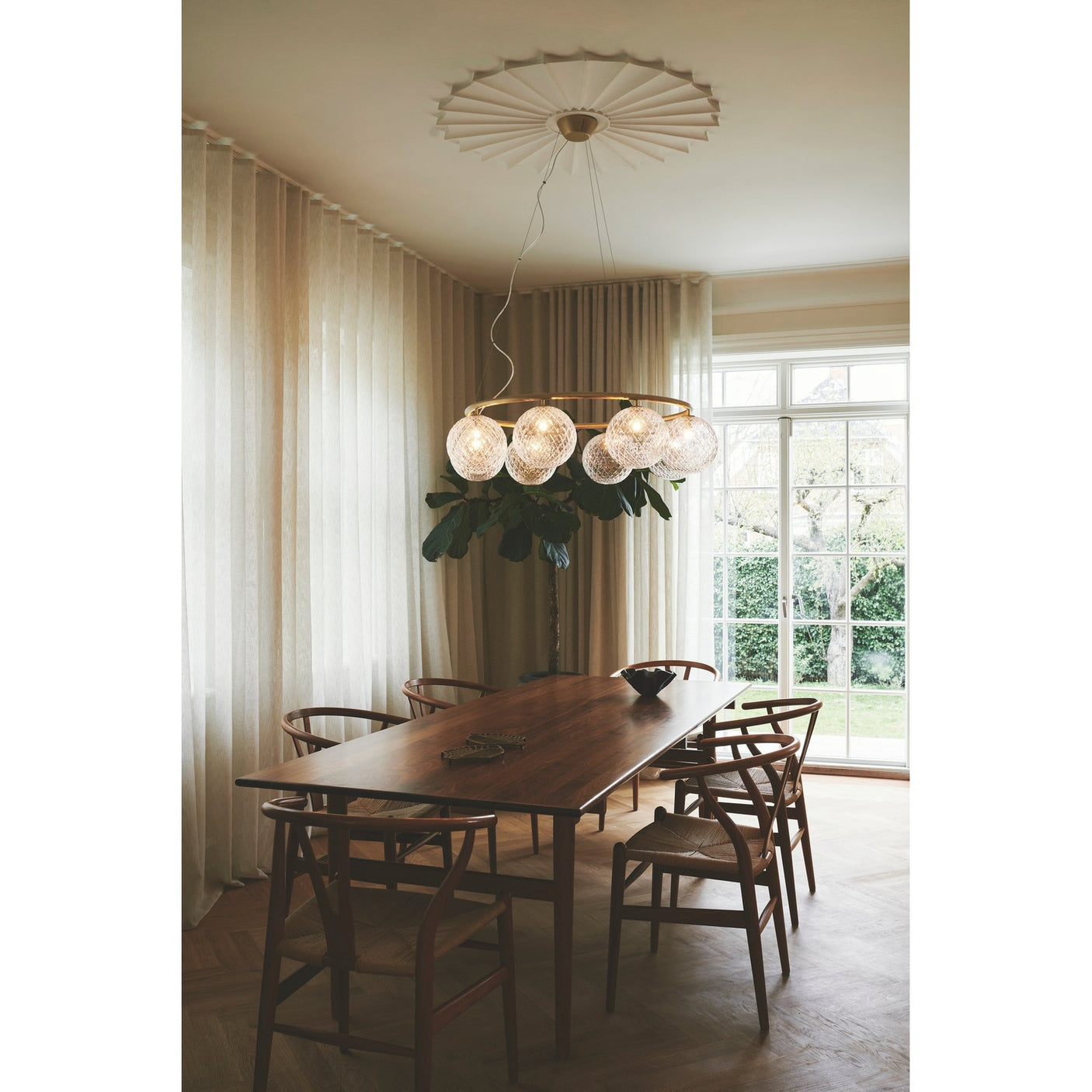 Miira 8 Circular Nuura Taklampe