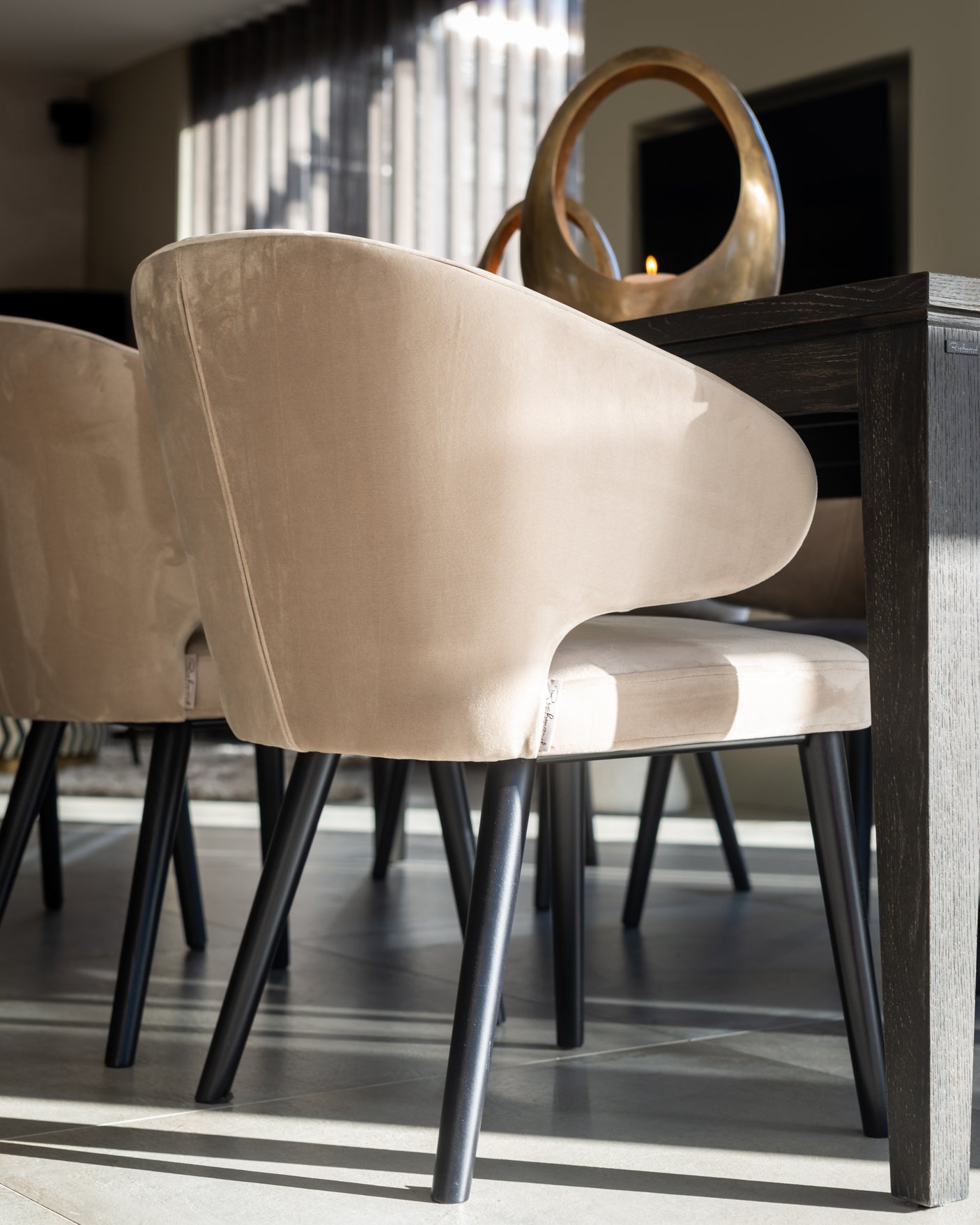 Barstol Indigo khaki-fløyel Richmond Interiors Barstol