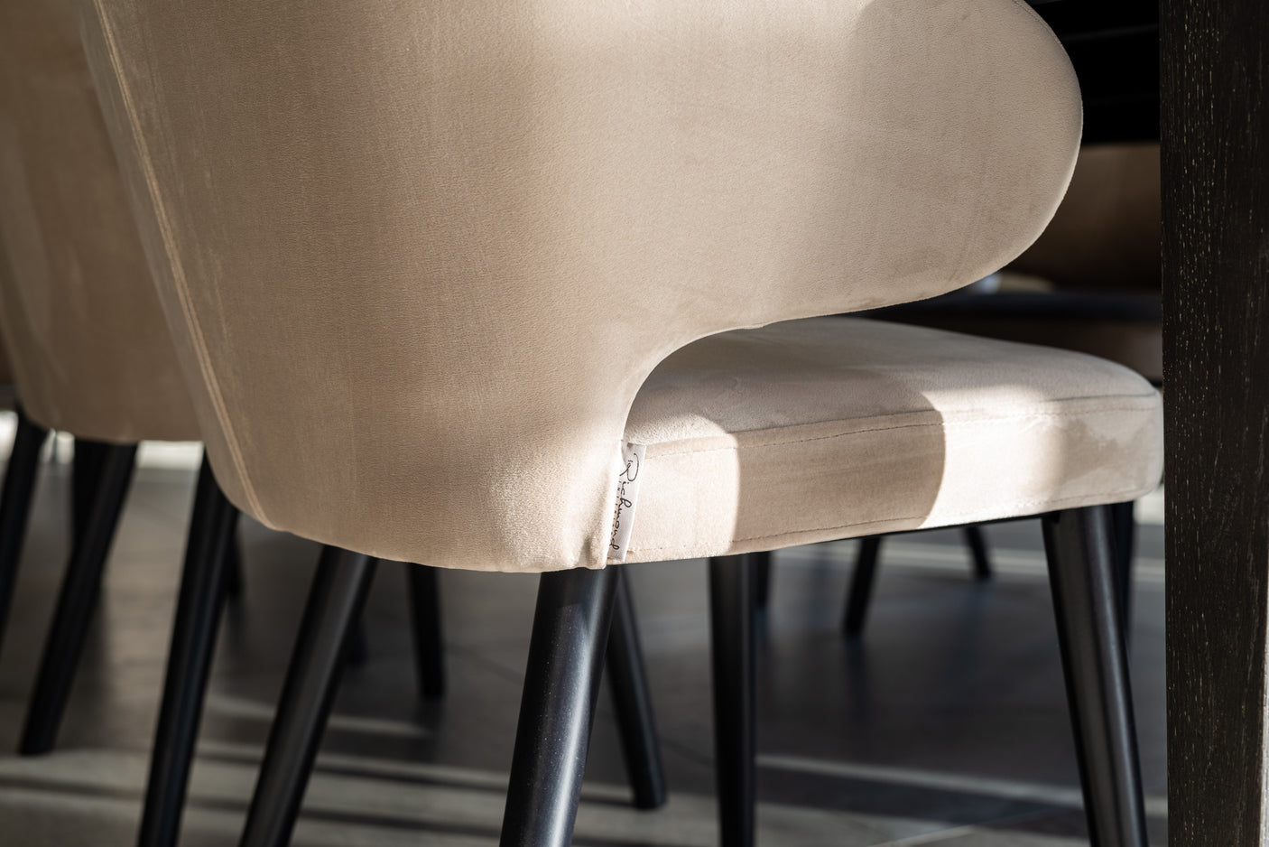 Barstol Indigo khaki-fløyel Richmond Interiors Barstol
