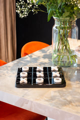 Dekorativt spill Trixi svart/hvit Richmond Interiors Pynteartikler