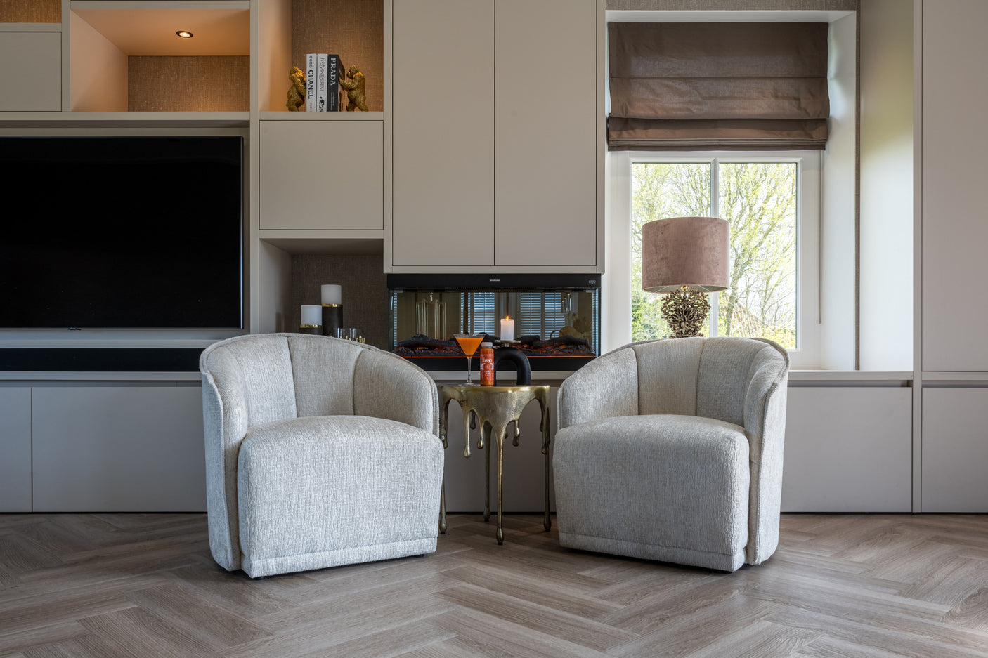 Endebord Carly børstet gull Richmond Interiors Sidebord