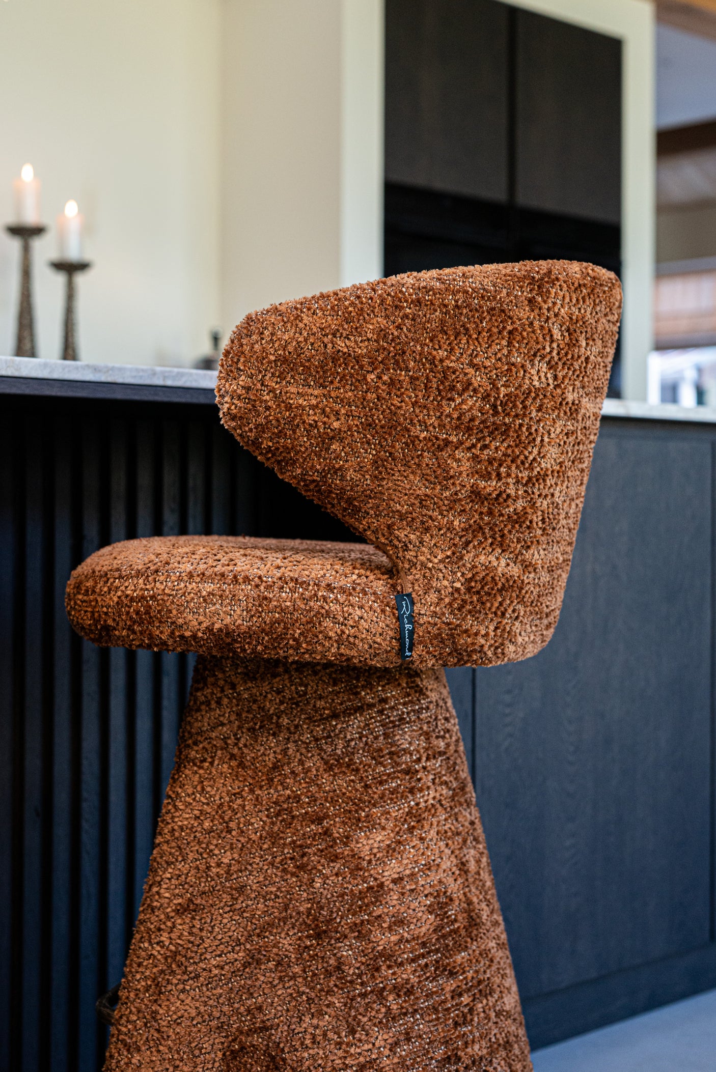 Barkrakk Gatsbi nydelig kanel Richmond Interiors Barstol