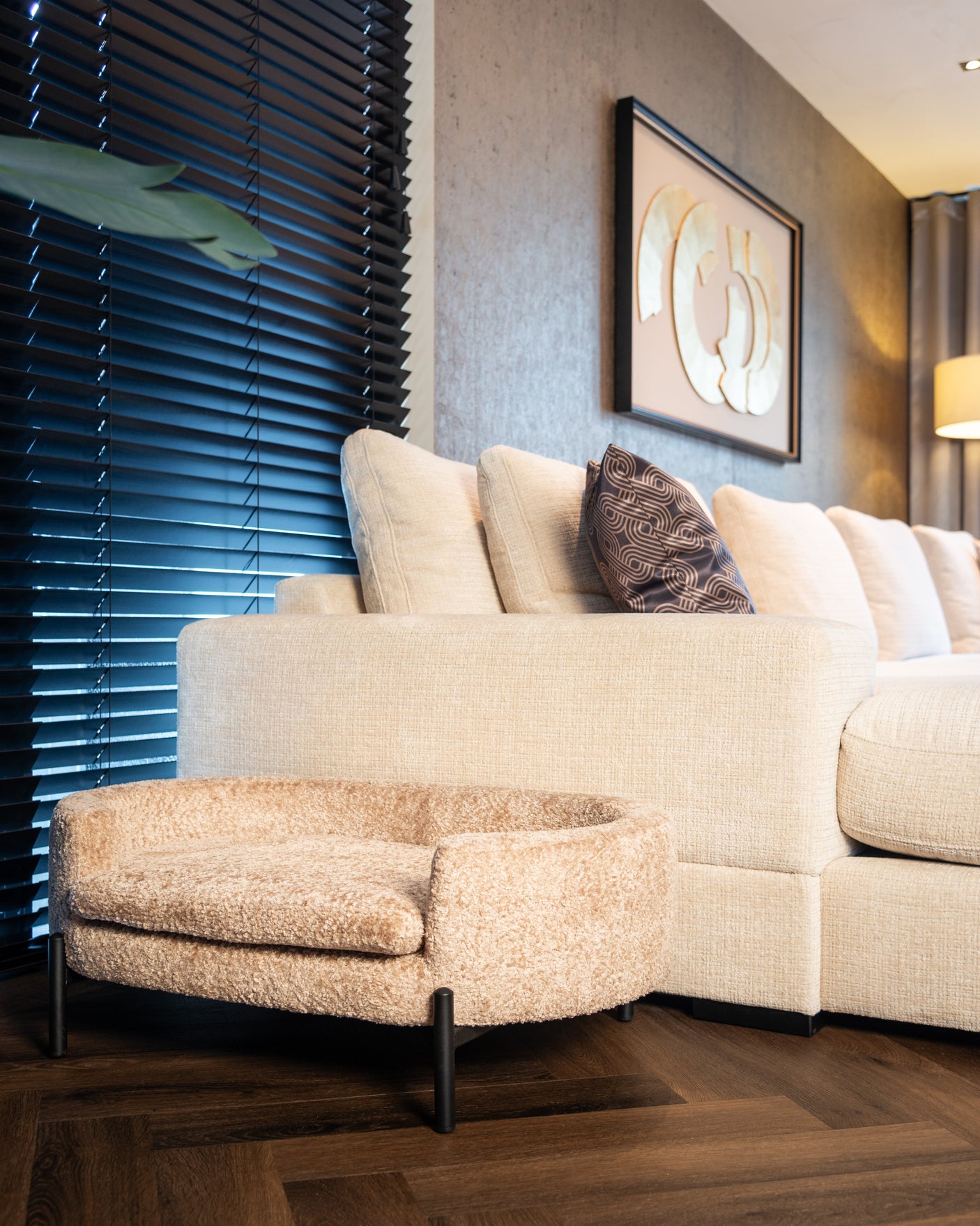 Kjæledyrseng Dolly beige blokkvev Richmond Interiors Pledd