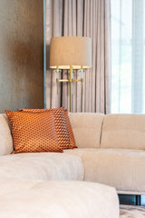 Gulvlampe Josie børstet gull Richmond Interiors Gulvlampe