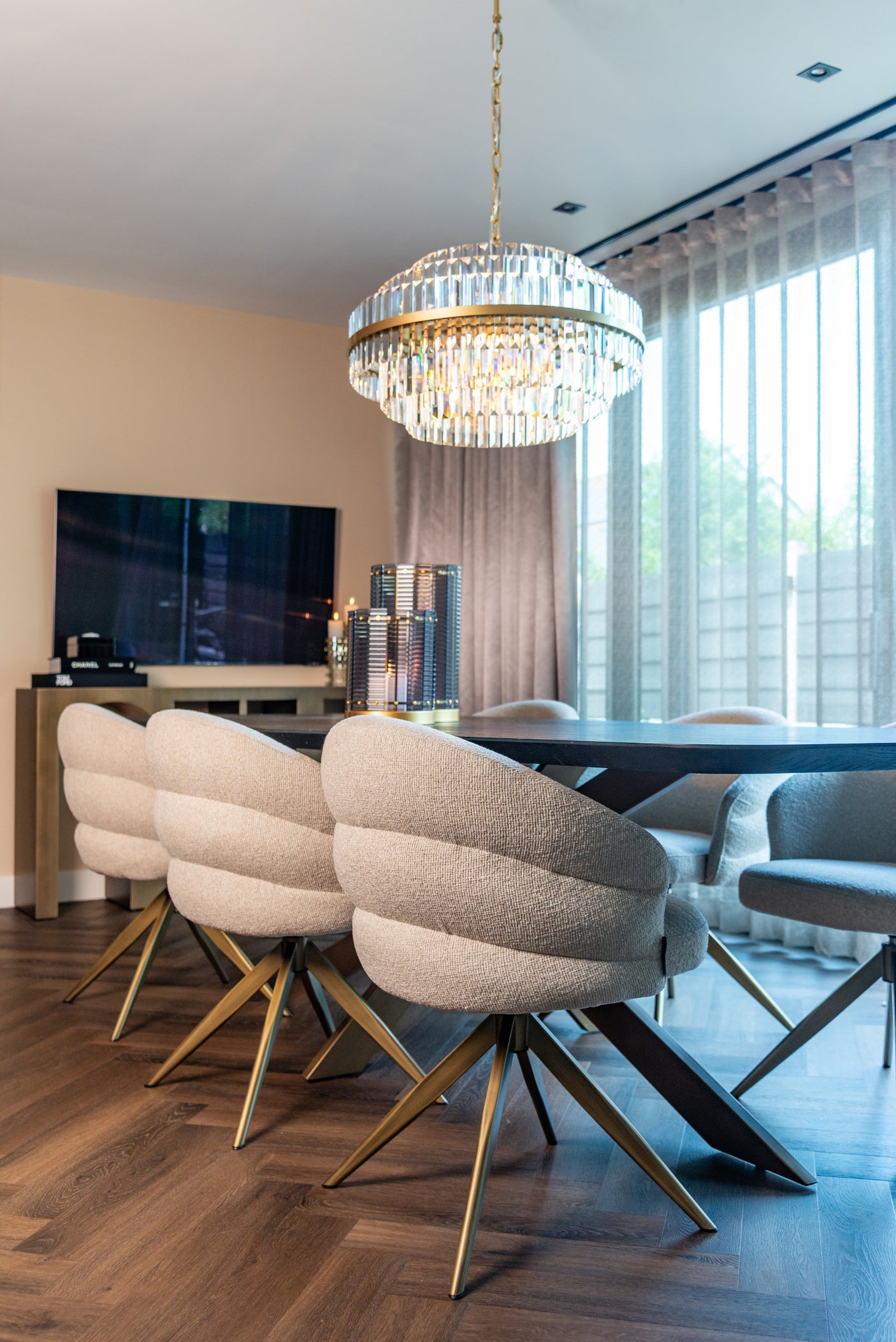 Lysekrone Desire børstet gull medium Richmond Interiors Taklampe