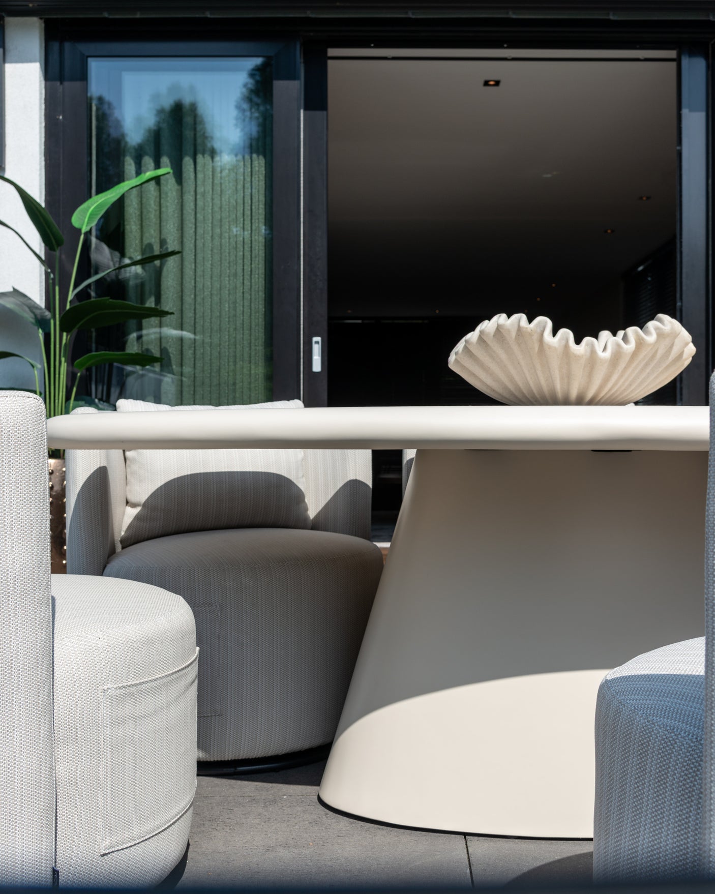 Utendørs spisebord Urban Bloom sandstein 220 Richmond Interiors Spisebord