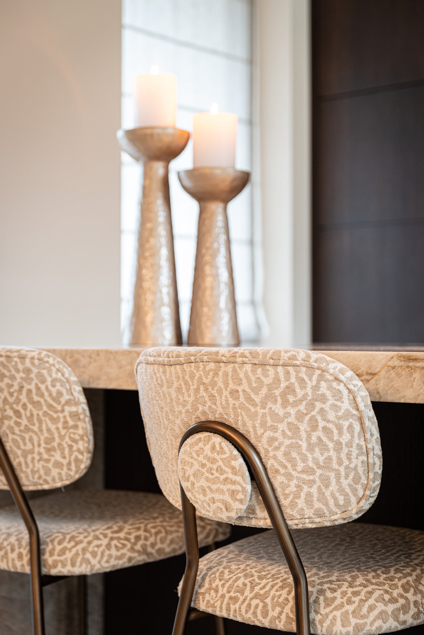 Krakk Xenia beige leopard Richmond Interiors Barstol