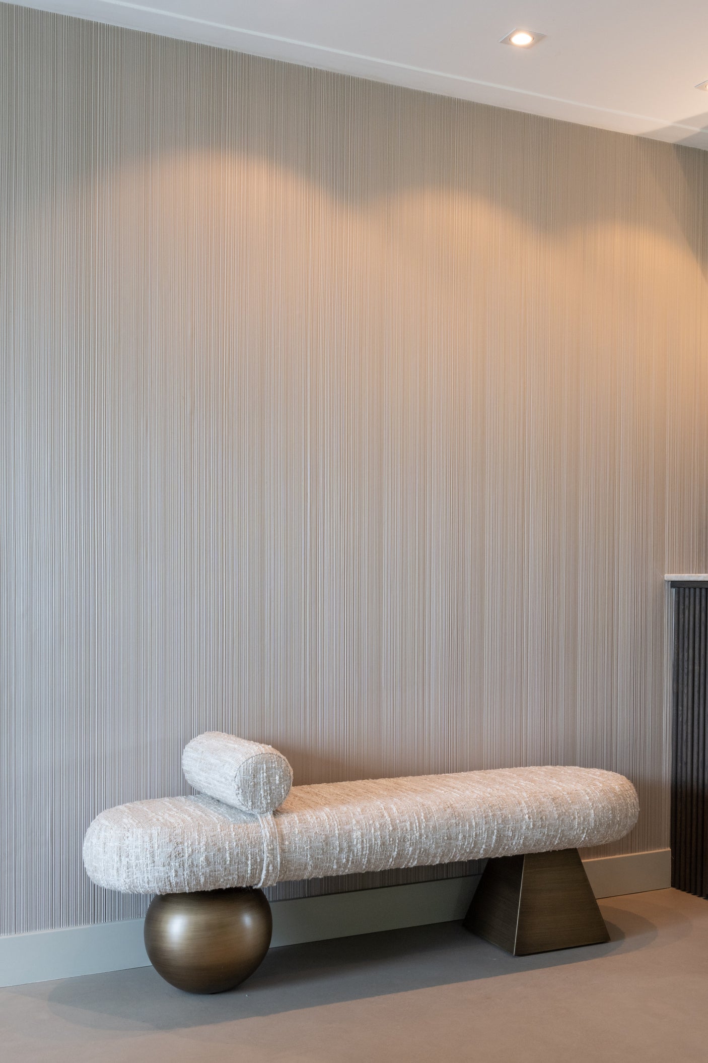 Bench Alexander Jones beige angora Geneva Richmond Interiors Benk