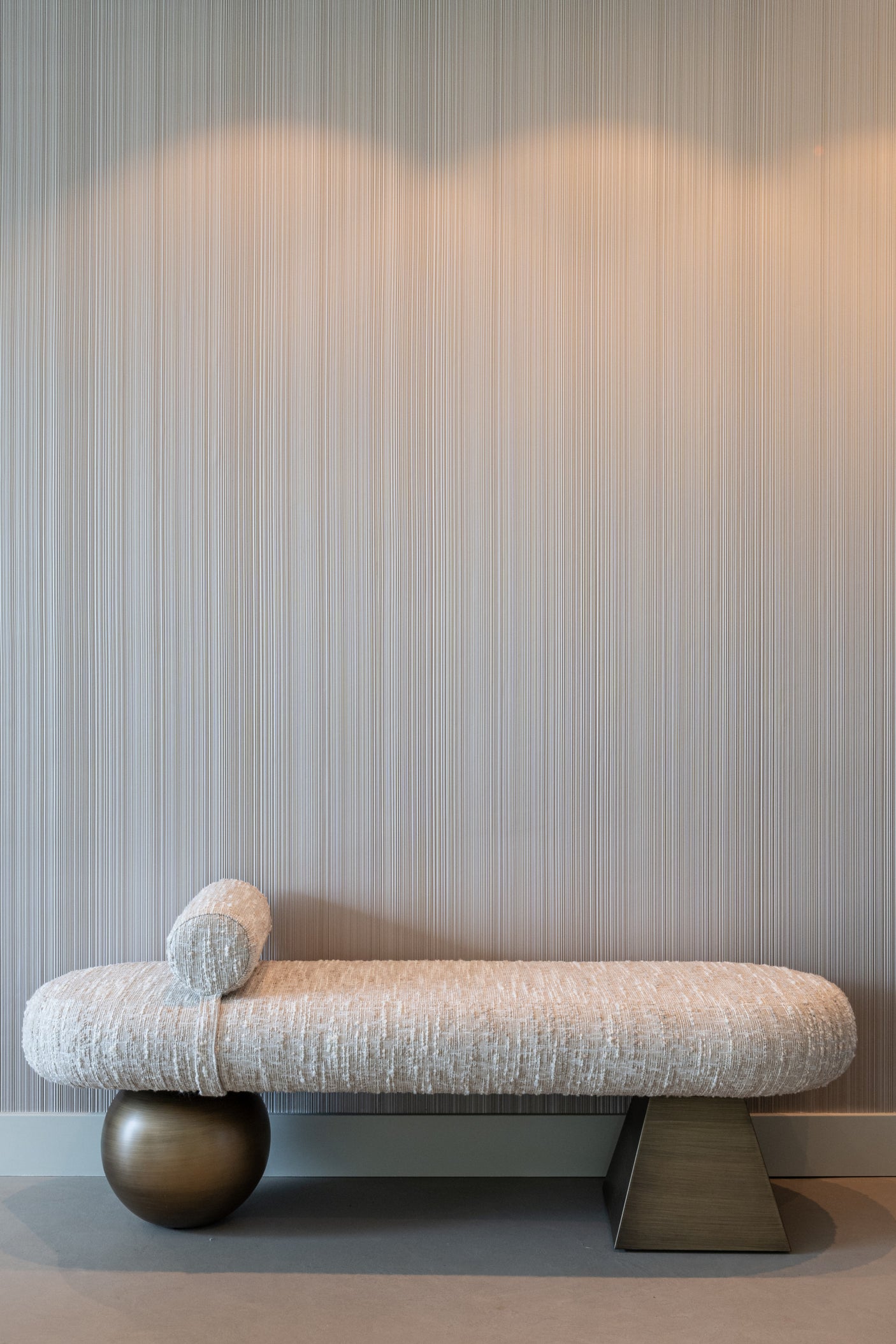Bench Alexander Jones beige angora Geneva Richmond Interiors Benk