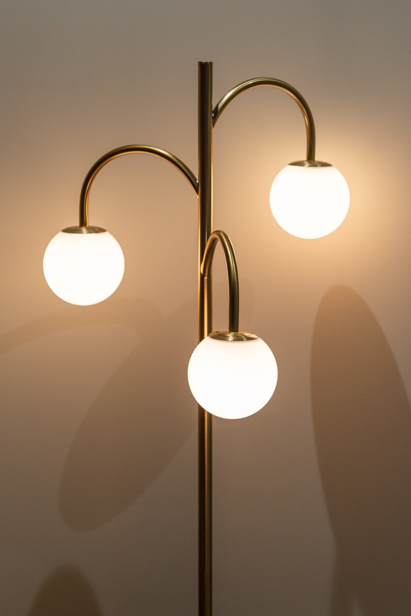 Gulvlampe Janou gull Richmond Interiors Gulvlampe