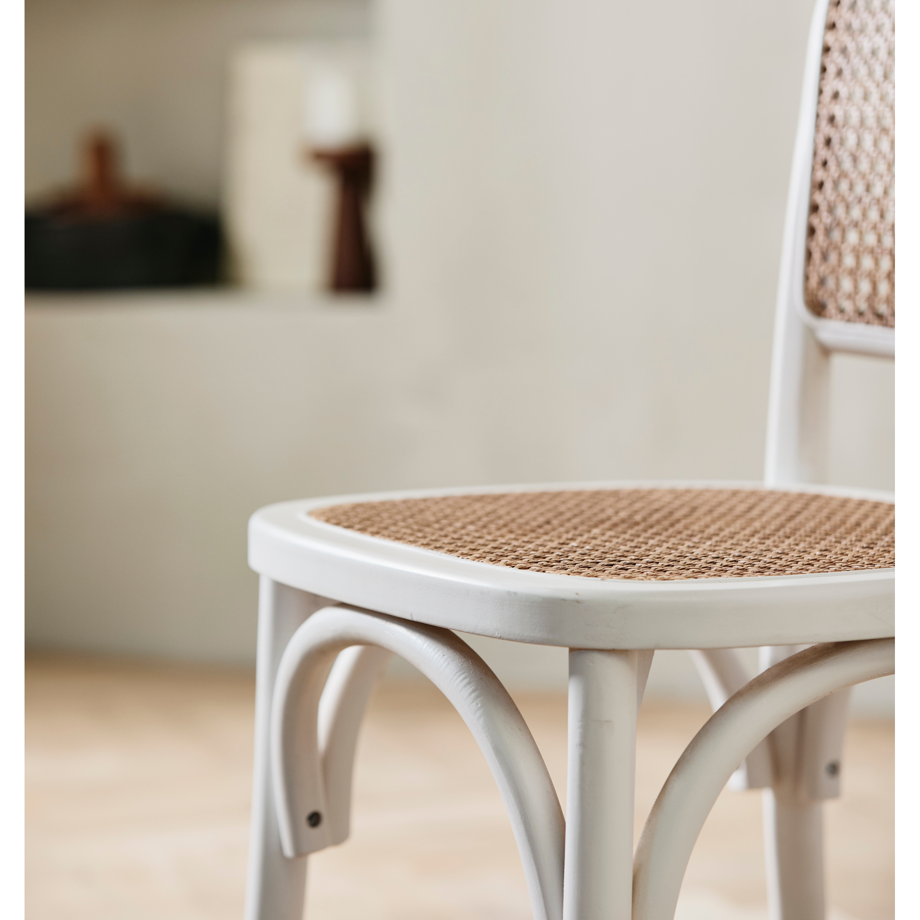 WICKY-bordstol med flet - hvit/natur Nordal CHAIRS+ARM