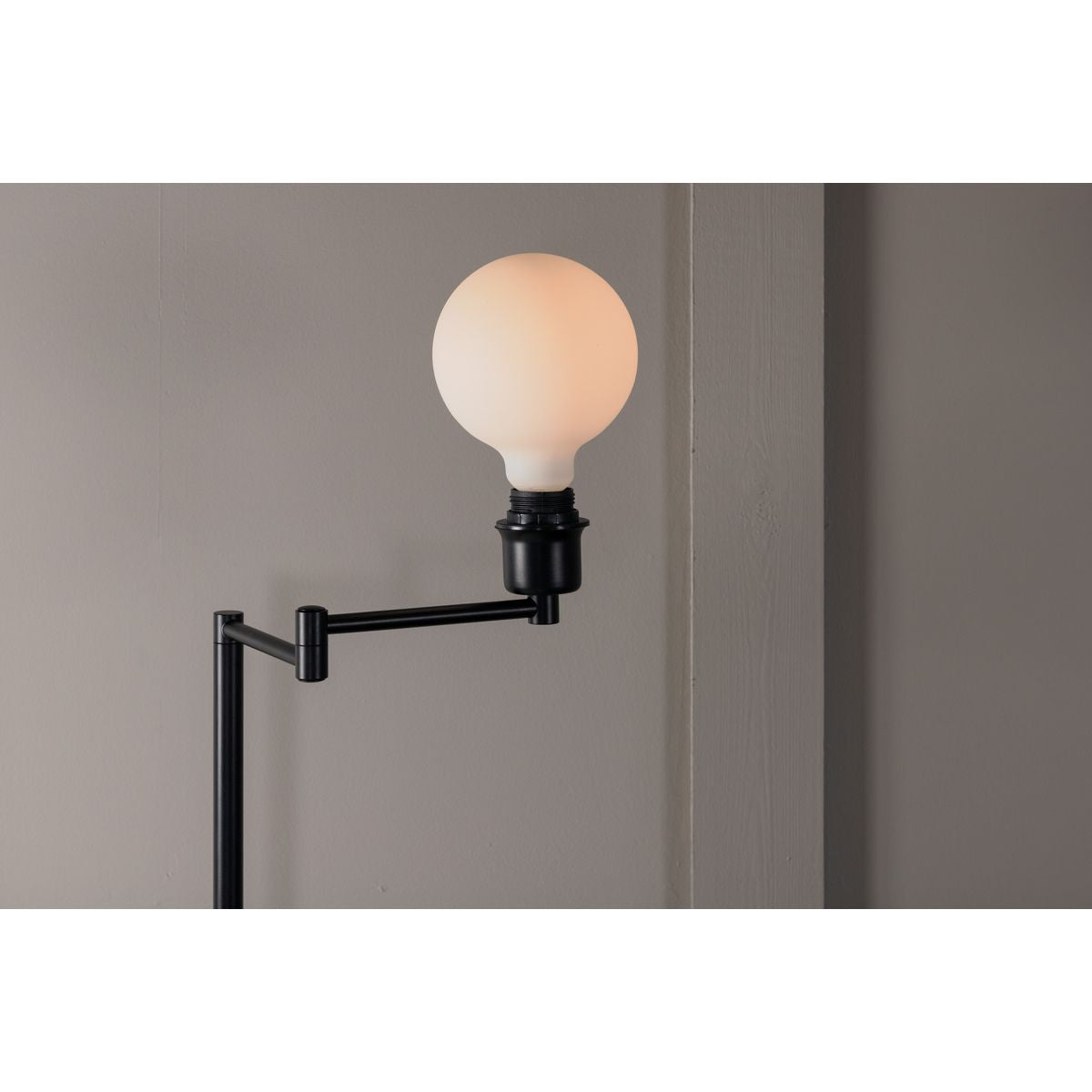 Virro Lighting Venture Design Gulvlampe