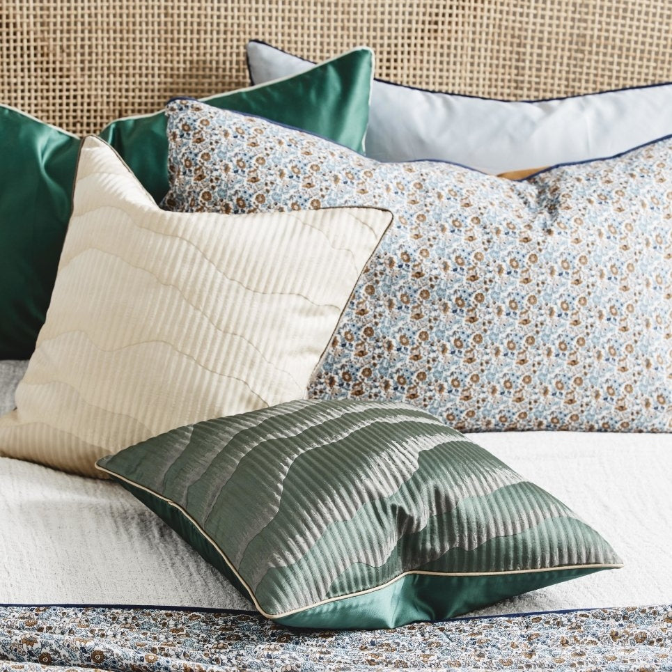AVIOR-putetøy i satin - 45x45 - mørkegrønn Nordal PILLOWS