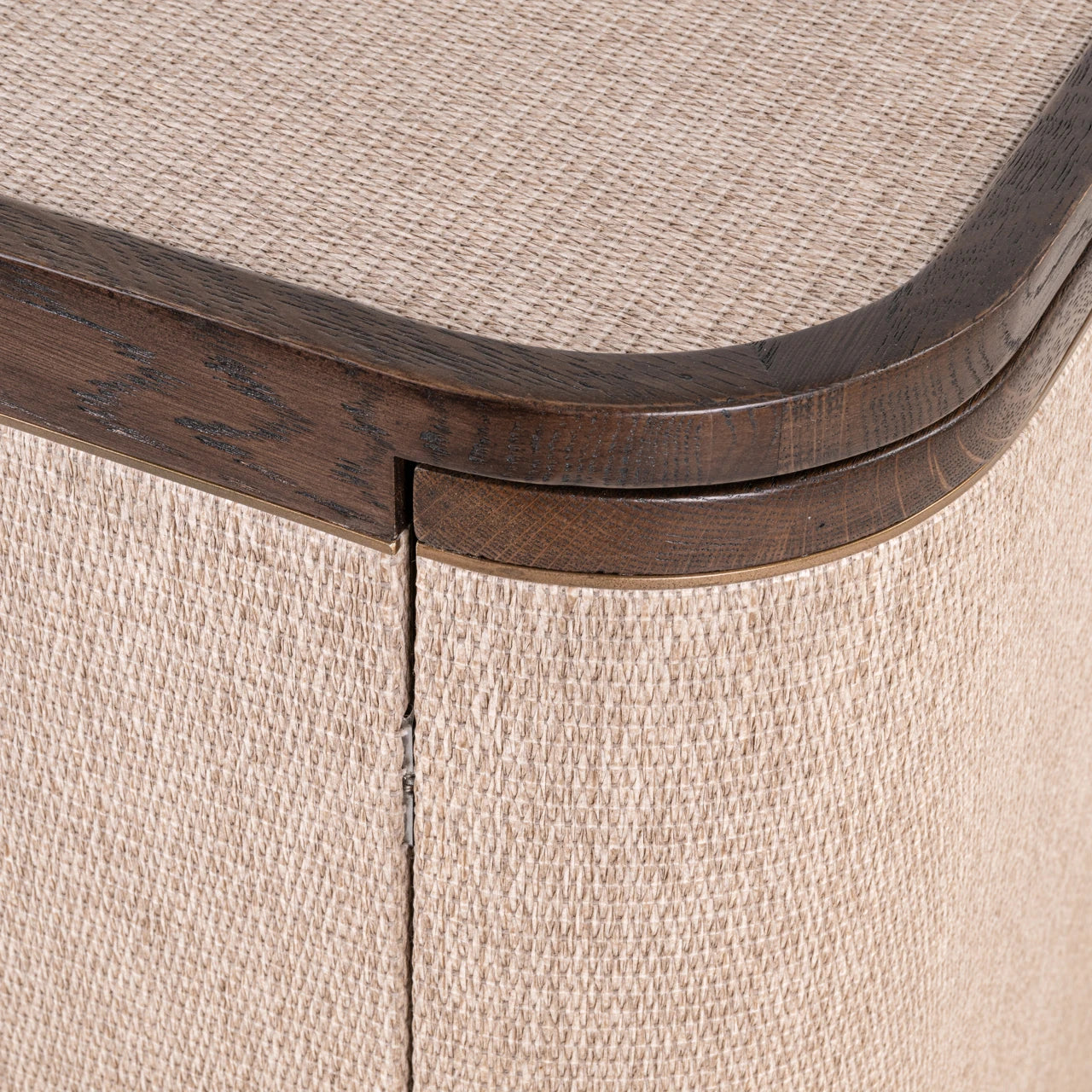 Skjenk Willox beige med 4 dører Richmond Interiors Skjenk
