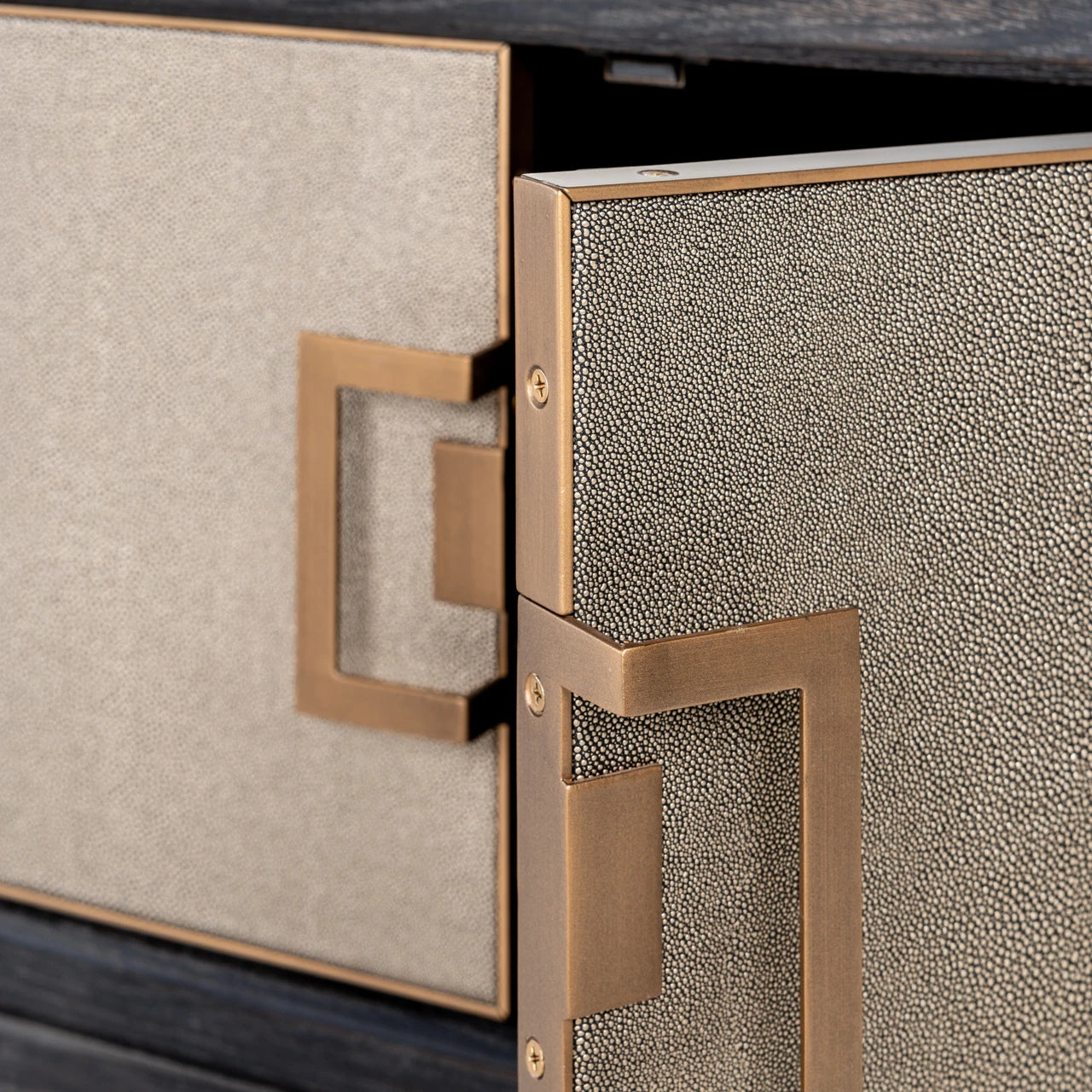 TV-benk Bloomville brass shagreen Richmond Interiors TV-benk