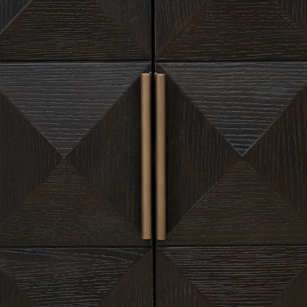 Skjenk Claremont brun Richmond Interiors Skjenk