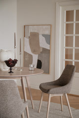 Denley stol mørk beige stoff/trebeins hvitvask Rowico Spisestol
