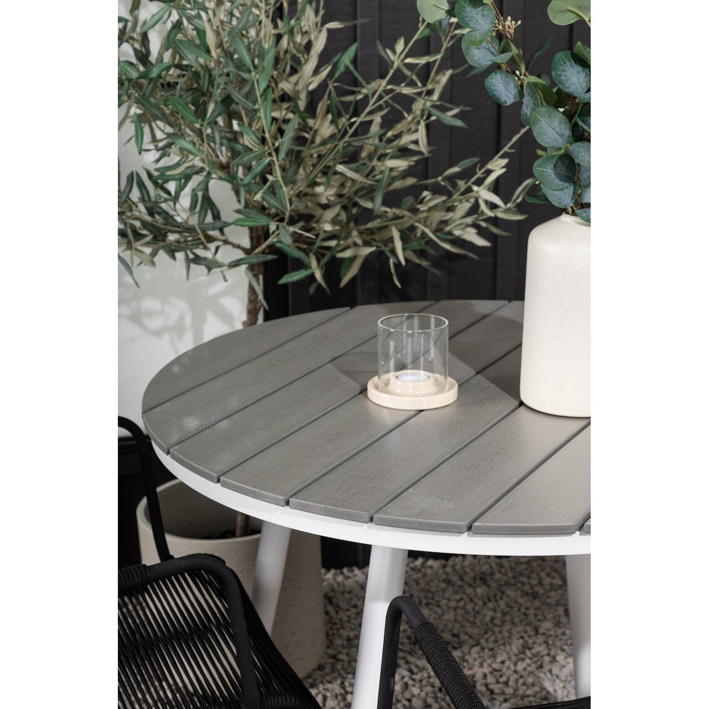Pause Spisebord Rundt 90ø + Lindos Lenestol Venture Design Spisegruppe