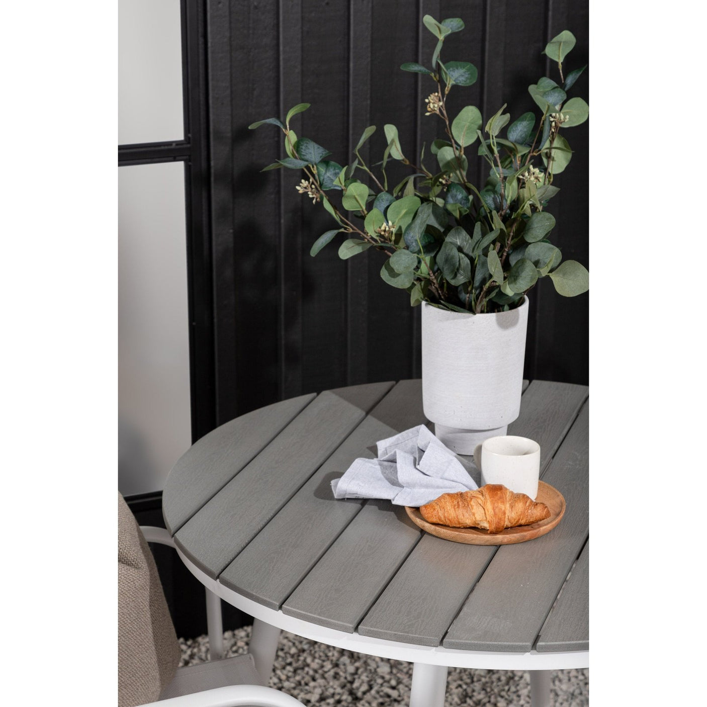 Pause Spisebord Rundt 90ø + Santorini Armstol Venture Design Spisegruppe